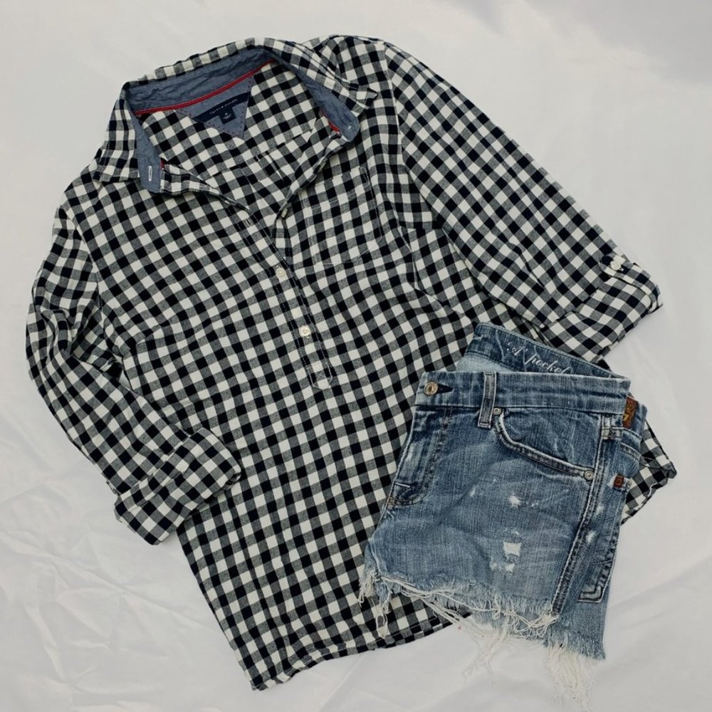 Tommy Hilfiger 1/2 Button Down Blue and White Plaid Flannel Top Size Medium